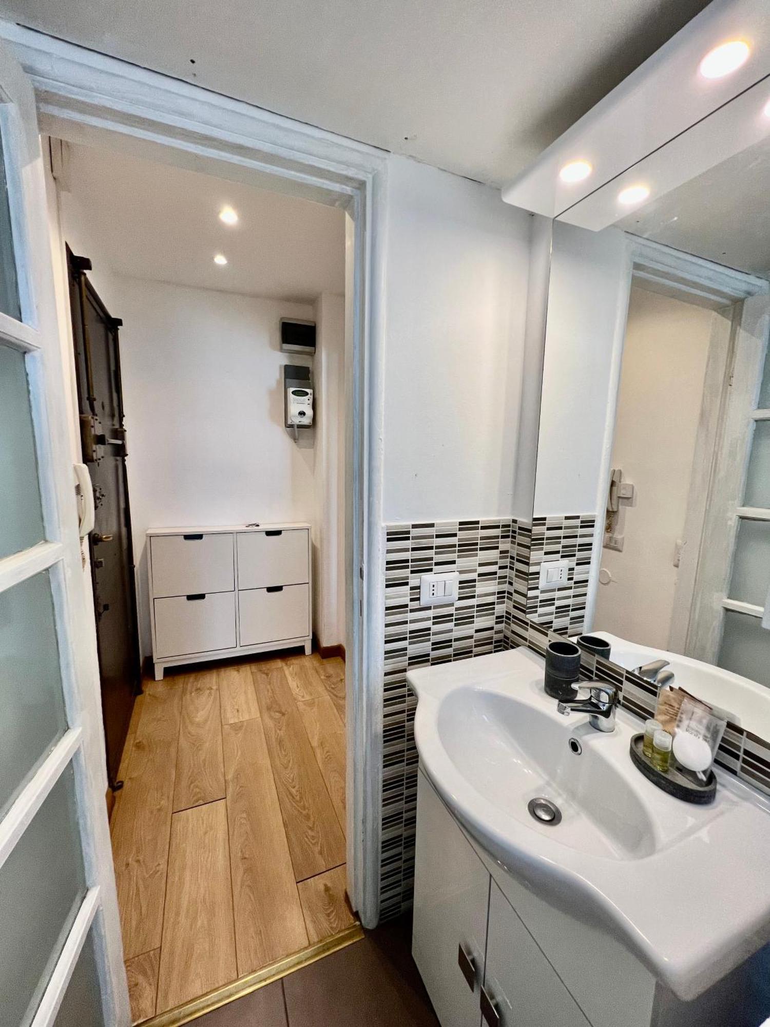 Cozy Apartment 3 Km Away From Duomo Milan Luaran gambar