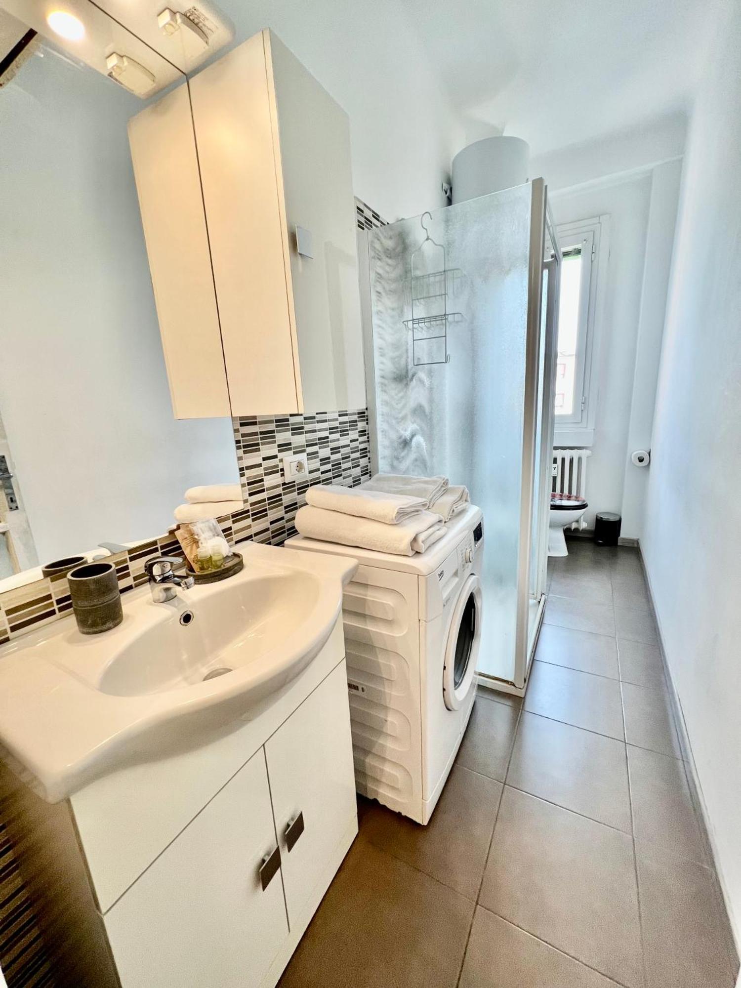 Cozy Apartment 3 Km Away From Duomo Milan Luaran gambar